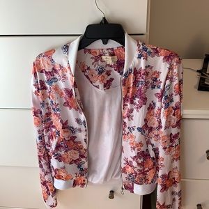 Cute zip-up flower jacket